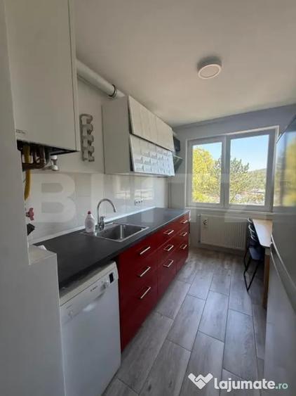 Apartament cu 3 camere decomandat în Aleea Carpați