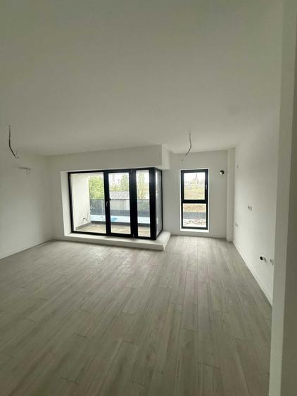 Apartament cu 2 camere decomandat în Coman