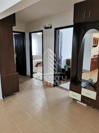 Apartament cu 4 camere decomandat în Girocului