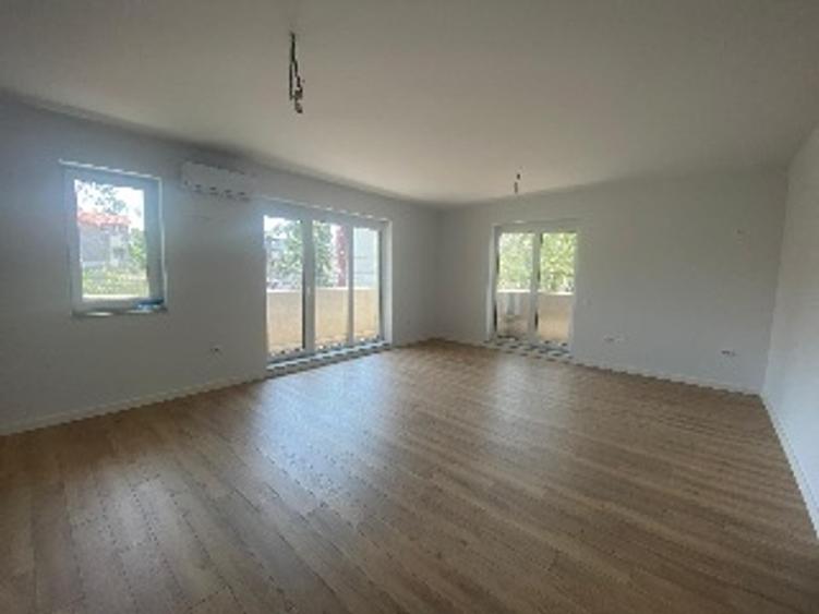 Apartament cu 2 camere semidecomandat în Berceni — fotografia 1