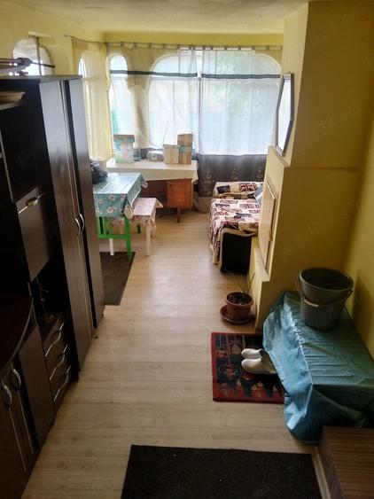 Casă cu 5 camere cu Teren 1300 Mp în Mârzănești