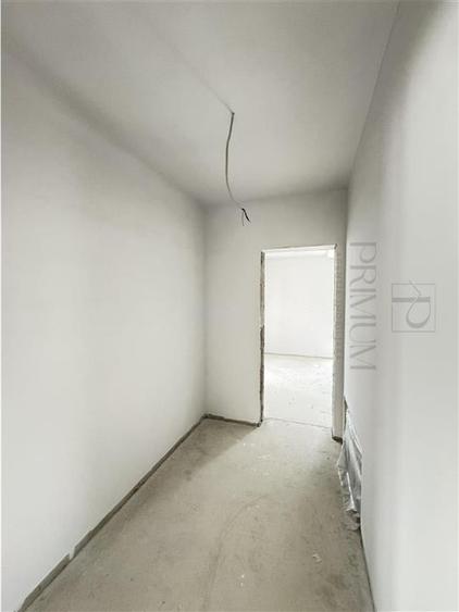 Penthouse cu 3 camere semidecomandat în Fratelia