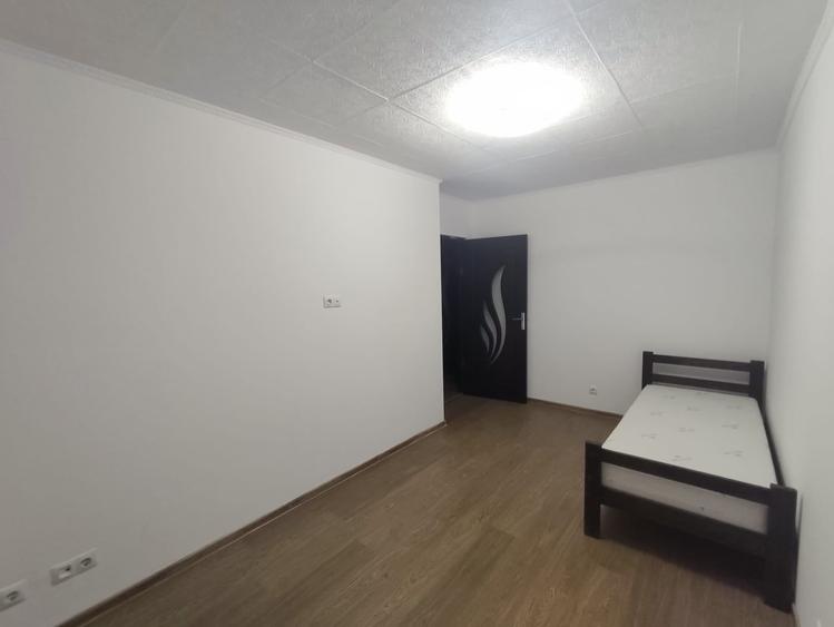 Apartament cu 4 camere decomandat, mobilat în Florești