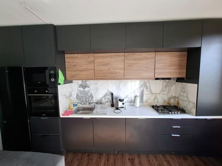 Apartament cu 3 camere decomandat în Funcționarilor