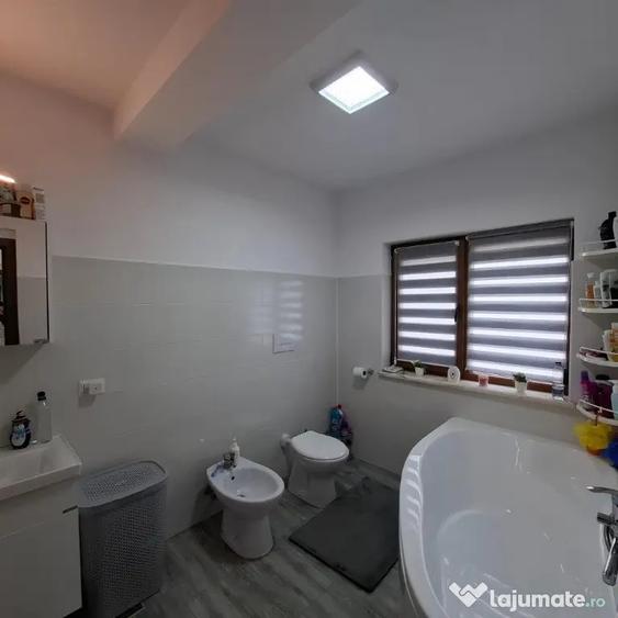 Casă cu 4 camere cu Teren 360 Mp în Sud