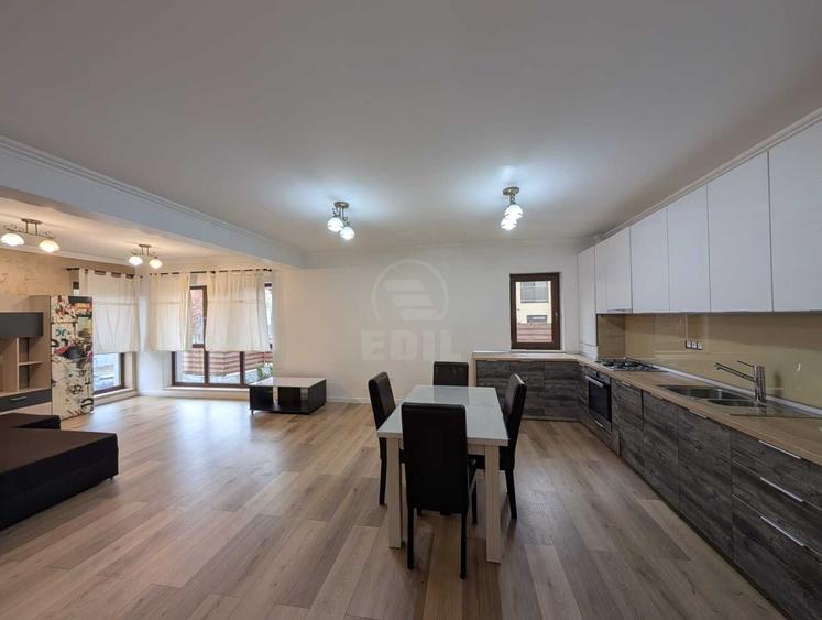 Apartament cu 3 camere semidecomandat în Mănăștur