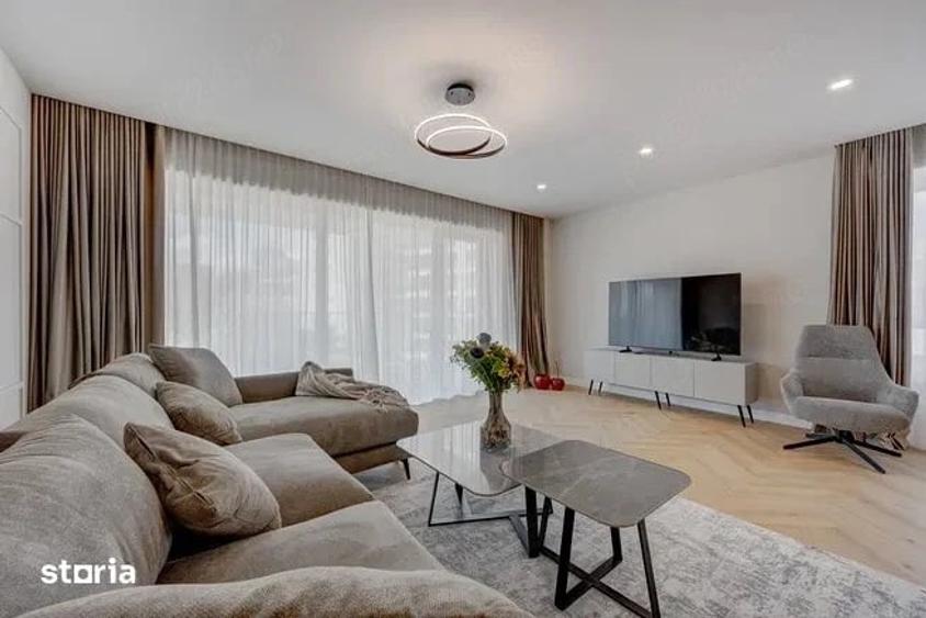 Apartament cu 4 camere decomandat în Exterior Sud