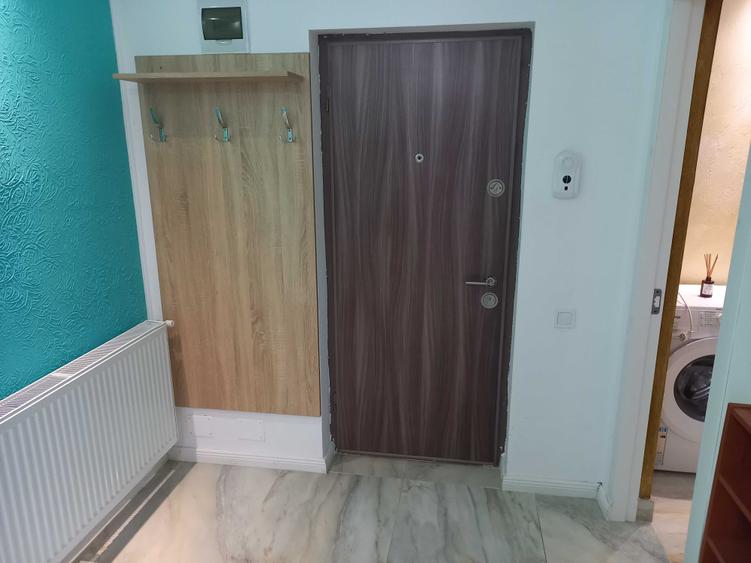 Apartament cu 2 camere semidecomandat în Florești