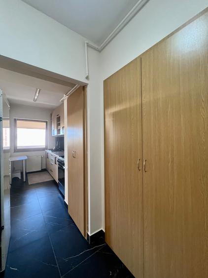 Apartament cu 3 camere semidecomandat, mobilat în Mărăști
