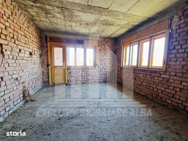 Casă cu 6 camere cu Teren 2457 Mp în Șona