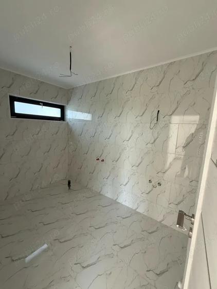 Casă cu 5 camere cu Teren 490 Mp în Păulești