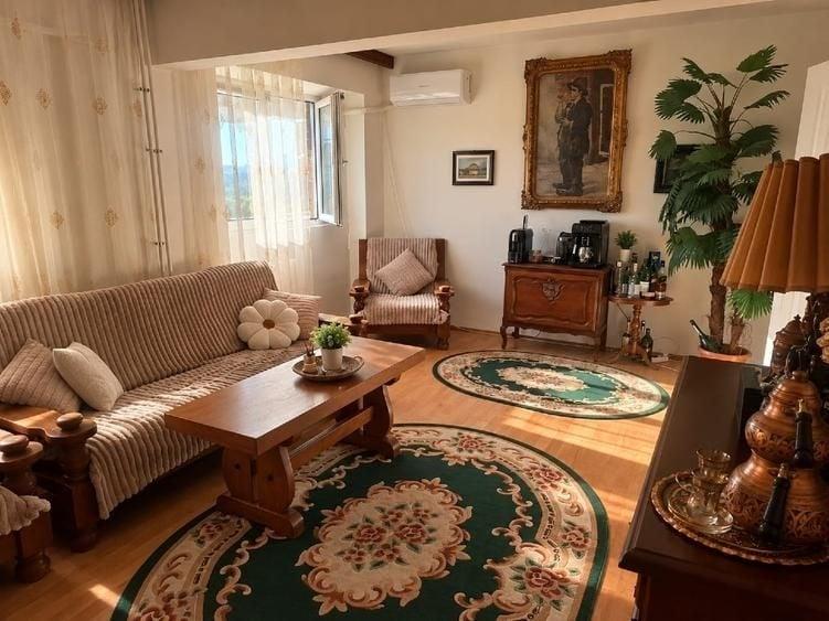 Apartament cu 4 camere decomandat, mobilat în Tineretului