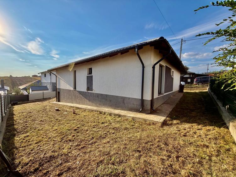 Casă cu 3 camere cu Teren 404 Mp în Miroslava