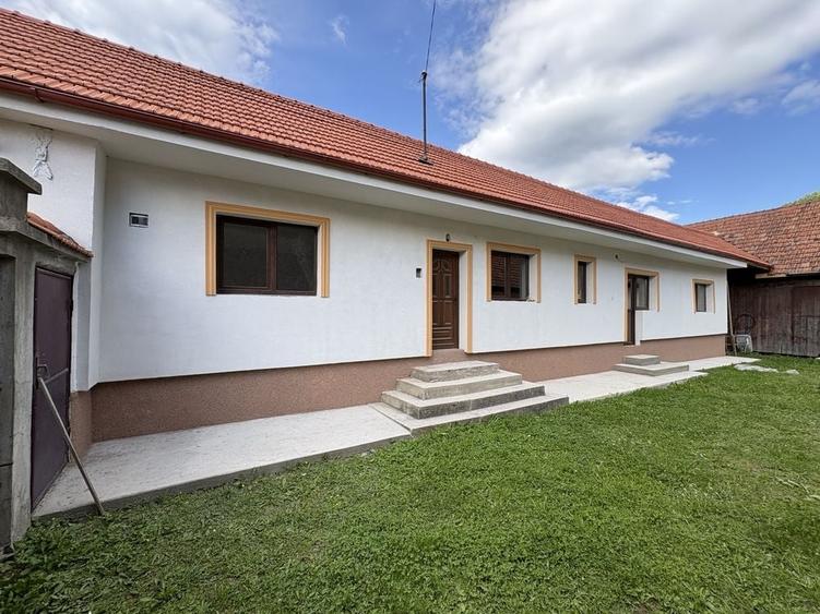 Casă cu 3 camere în Noua