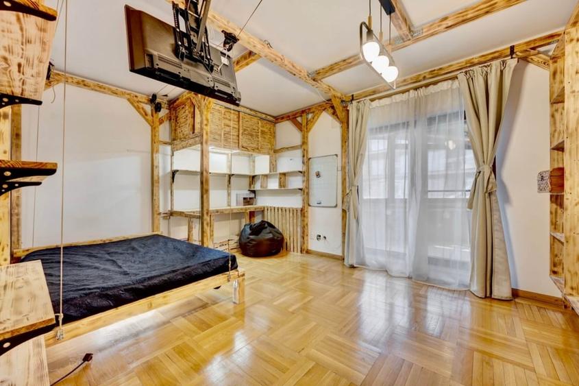Casă individuală cu 7 camere decomandat cu Canalizare în Pipera