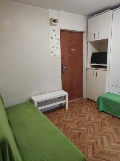 Inchiriez garsoniera 200 euro - 2