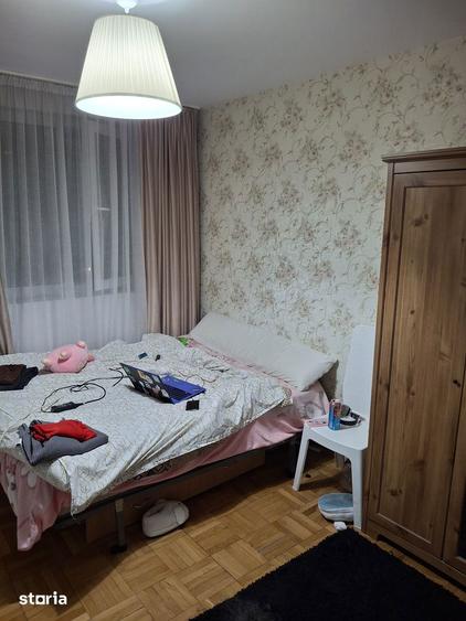 Apartament cu 3 camere semidecomandat în Giulești