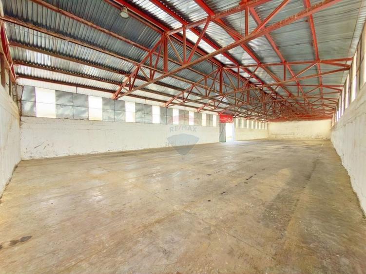 Spațiu industrial, de 6,132 mp, în Aradul Nou