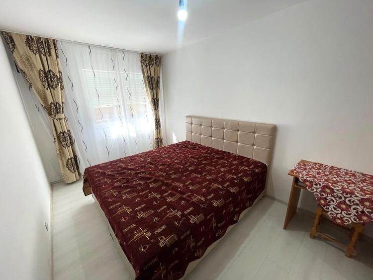 Apartament cu 2 camere semidecomandat în Cetate