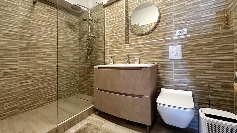 Apartament cu 4 camere decomandat în P-ța Unirii