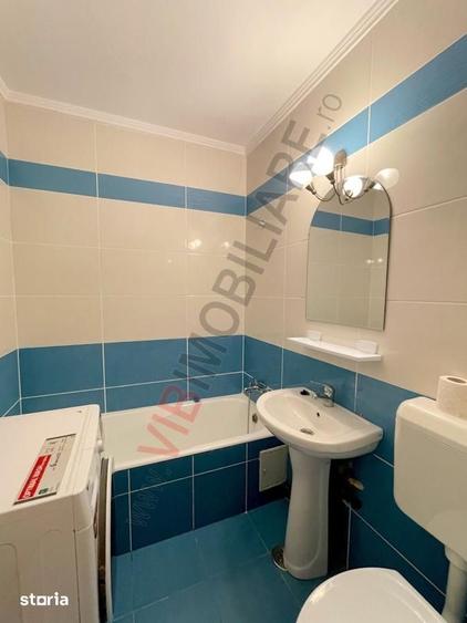 Apartament cu 3 camere semidecomandat, mobilat în 1 Mai