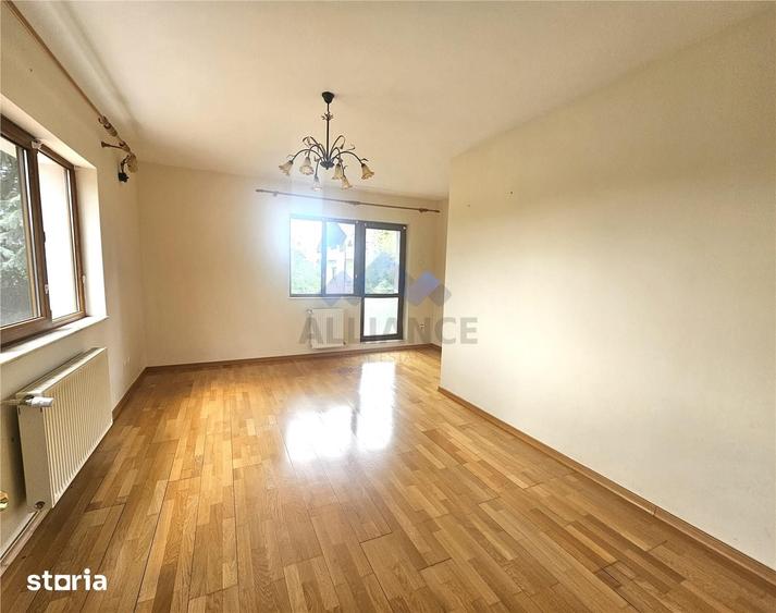 Casă cu 5 camere cu Teren 650 Mp în Păcurari