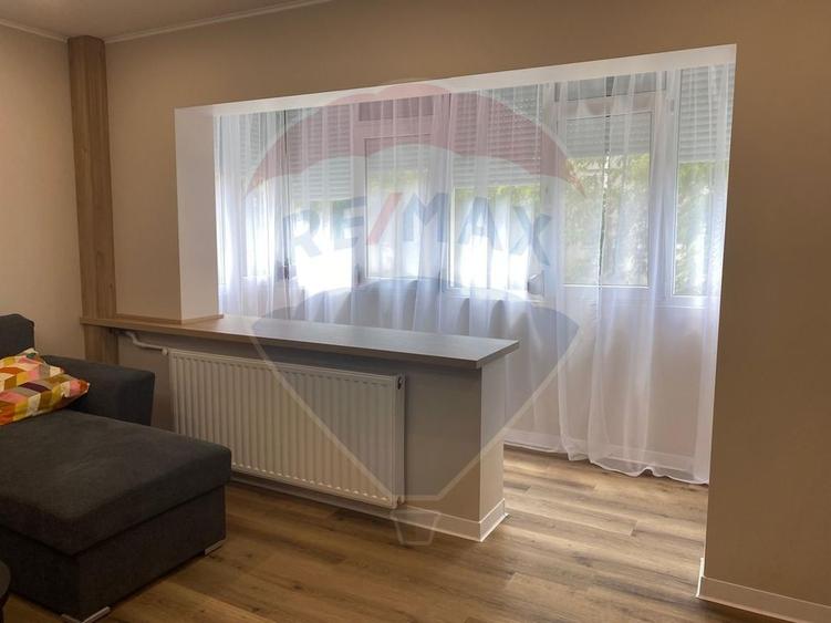 Apartament cu 2 camere decomandat, mobilat în Decebal