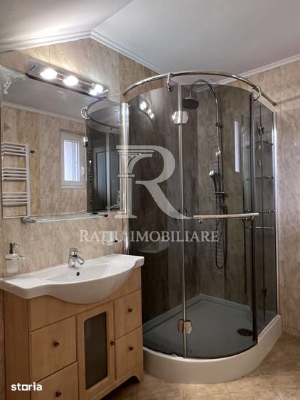 Casă cu 4 camere cu Teren 681 Mp în Central