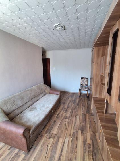Garsonieră decomandată în Rogerius