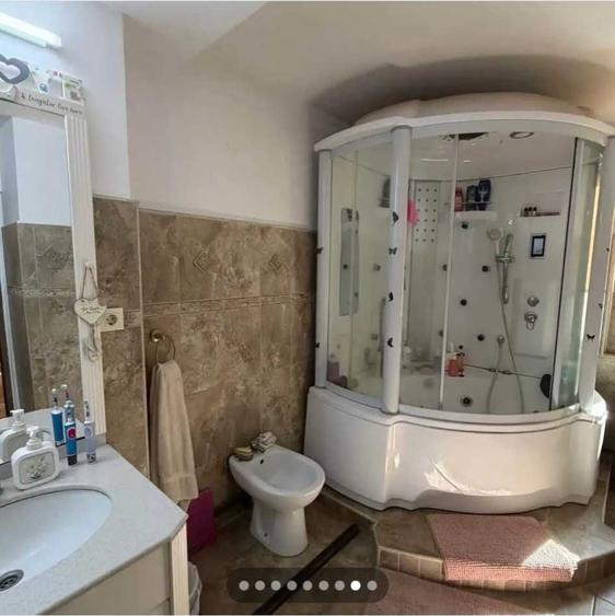 Apartament cu 4 camere decomandat în Central