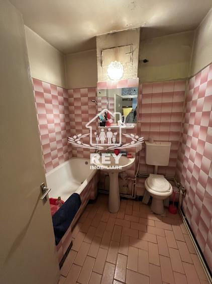 Apartament cu 4 camere decomandat în Central