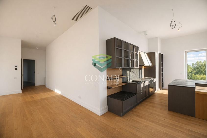 Apartament cu 5 camere decomandat în Dacia