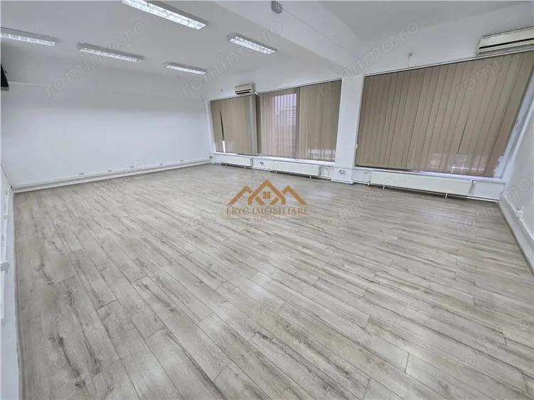 Spațiu comercial, în Central