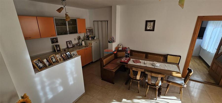 Casă individuală cu 7 camere cu Canalizare în Pianu de Sus