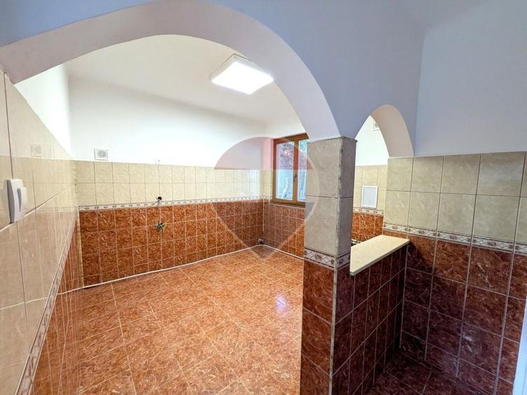 Apartament cu 4 camere decomandat în Aviatorilor