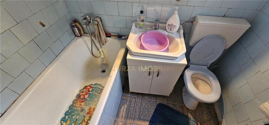 Apartament cu 4 camere semidecomandat, mobilat în Mănăștur
