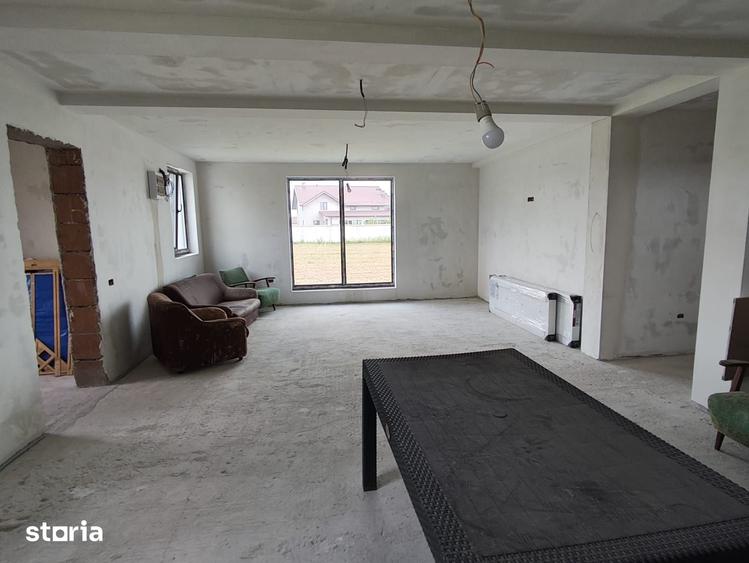 Casă cu 4 camere cu Teren 508 Mp în Ulmi