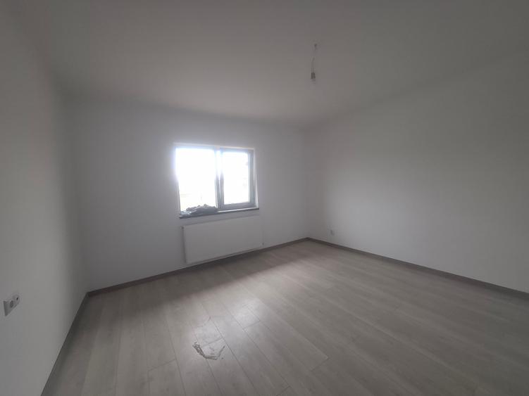 Casă individuală cu 3 camere cu Teren 300 Mp în Clinceni