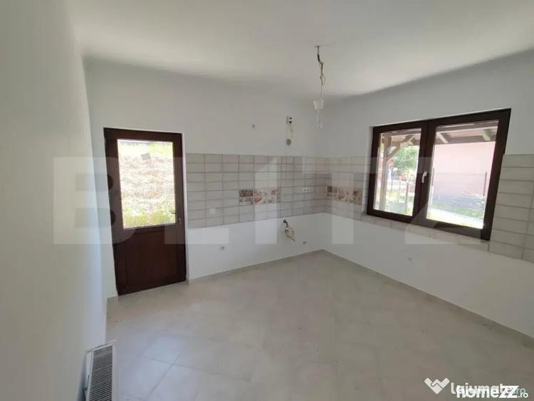 Casă cu 7 camere cu Teren 784 Mp în Central