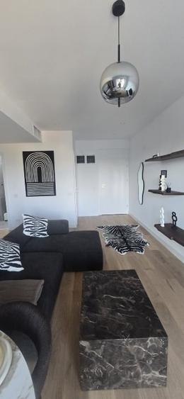 Apartament cu 2 camere semidecomandat, mobilat în Străulești