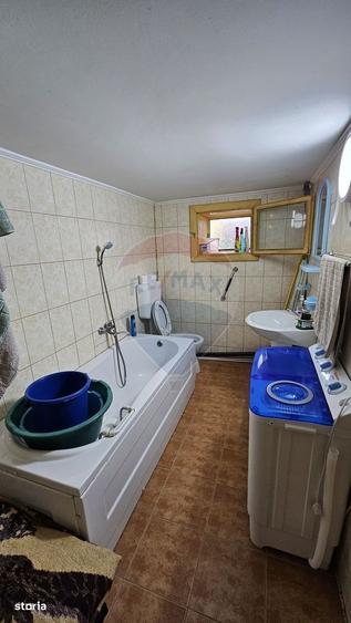 Casă cu 3 camere în Racova