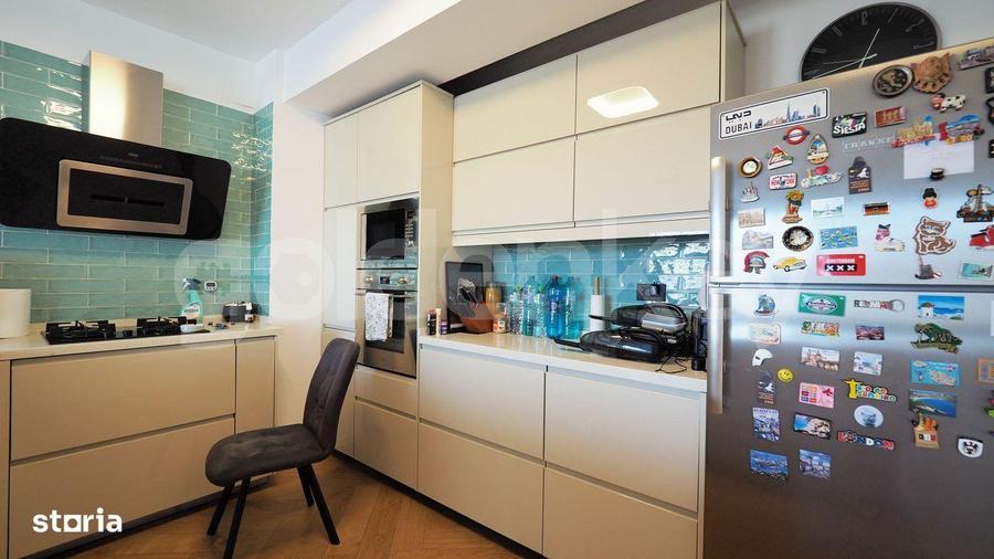 Apartament cu 4 camere, mobilat în Tei