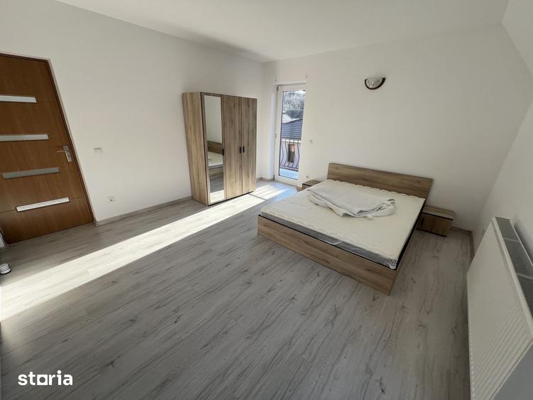 Casă cu 4 camere decomandat cu Teren 250 Mp în Ștrand