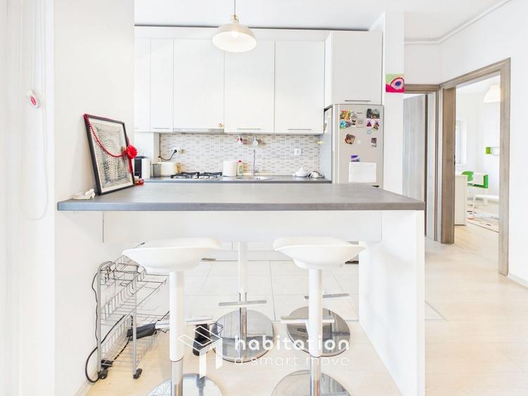 Apartament cu 4 camere decomandat, mobilat în Central