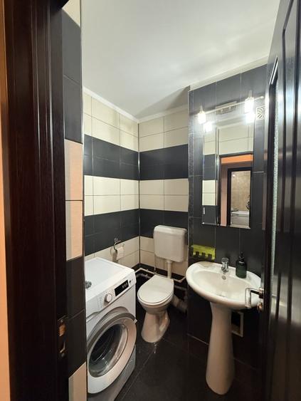 Apartament cu 3 camere decomandat, mobilat în Dacia