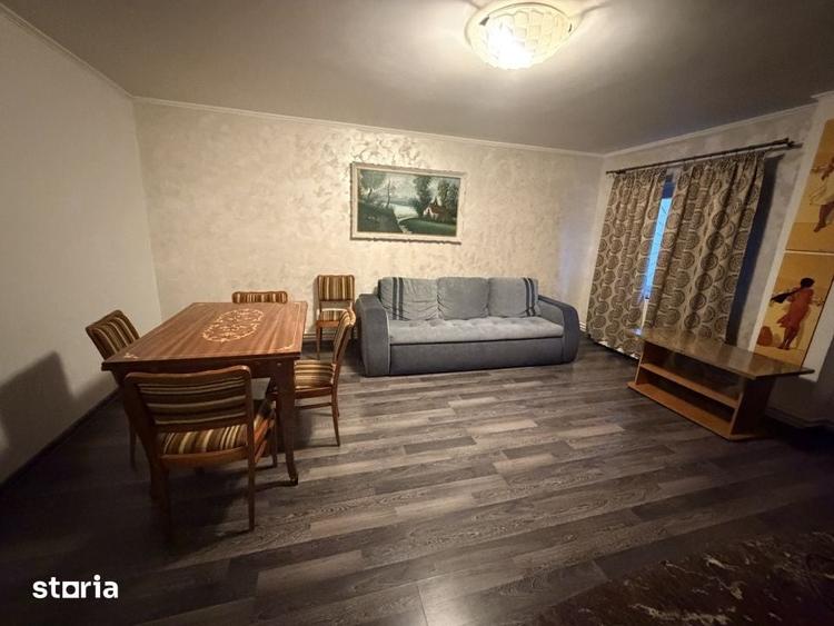 Apartament cu 4 camere decomandat în Calea București