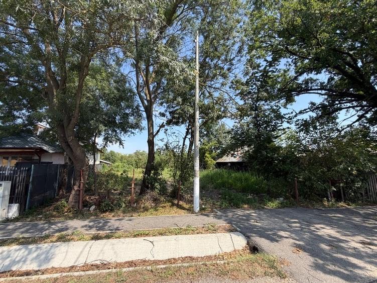 Teren Construcții intravilan de 2418 mp, în Călugăreni