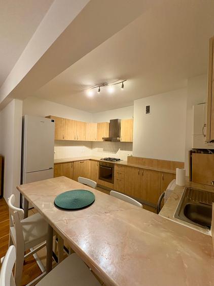 Apartament cu 3 camere decomandat în Dristor