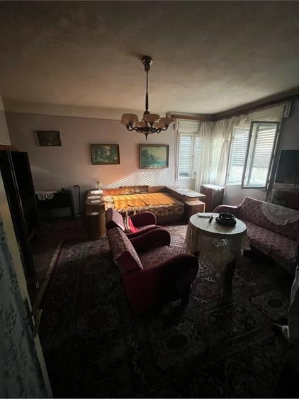 Casă cu 4 camere cu Teren 500 Mp în Central
