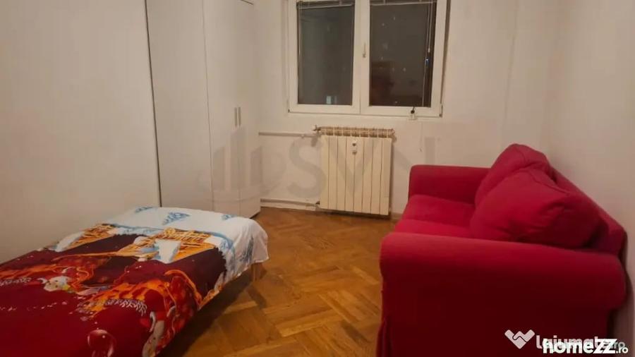 Apartament cu 3 camere decomandat în Lacul Tei